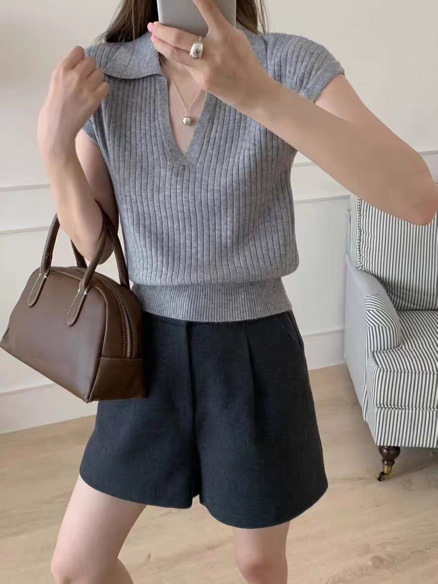 회색