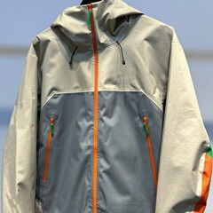 スケーラブルな新しい台州鳥家南迦巴瓦ソンザン共同ブランドジャケットアウトドアフード付きハードシェルジャケット