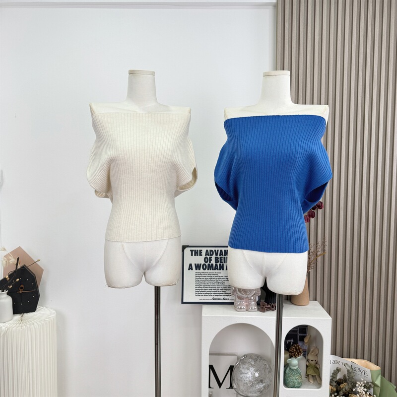 Cool White Skin Tone, Stunning Beauty, Mulberry Silk and Wool Blend One-Shoulder Two-Way Knit Top Cool White Skin Tone, Stunning Beauty, Mulberry Silk and Wool Blend One-Shoulder Two-Way Knit Top