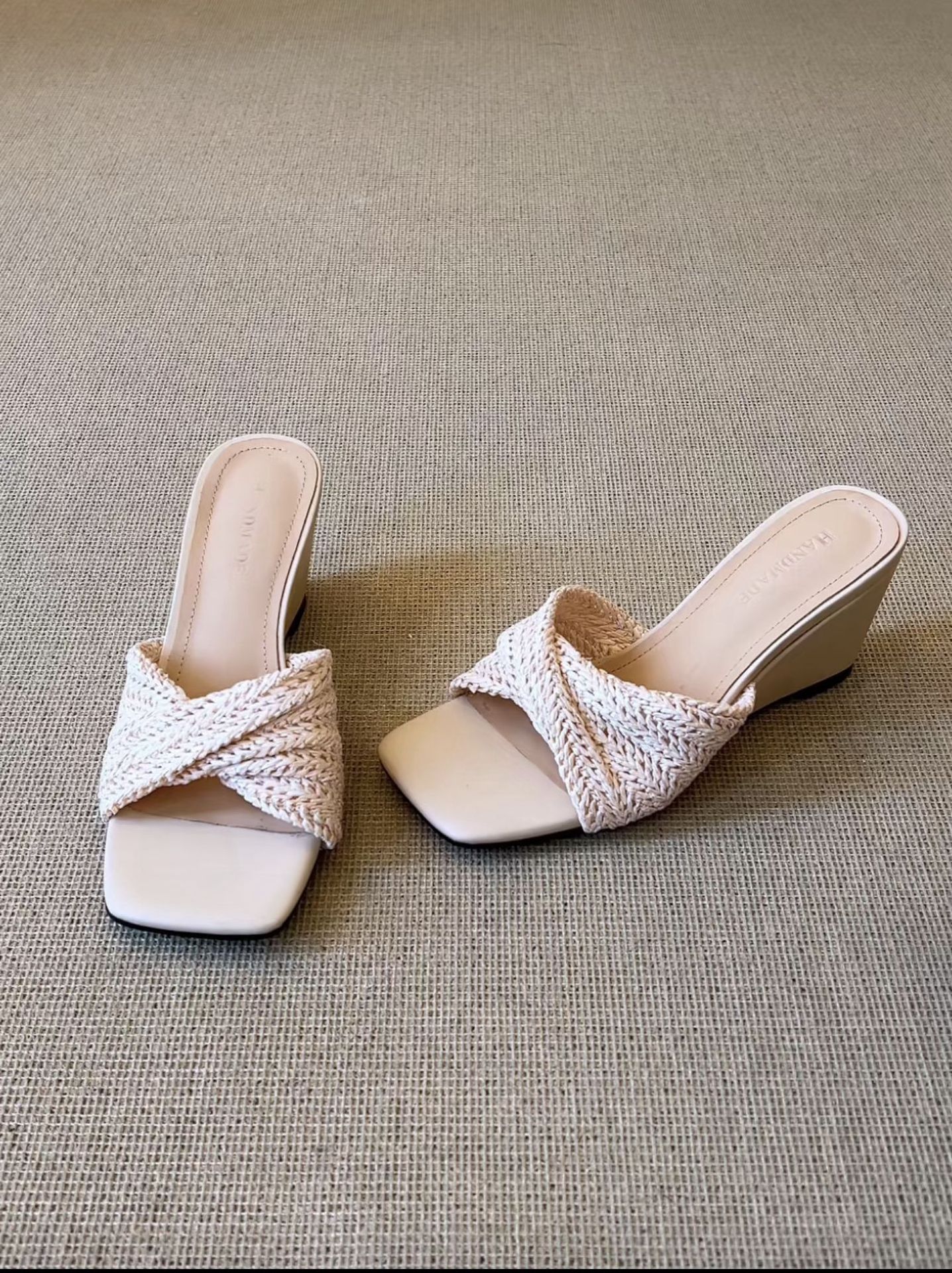 Sandal cao gót nữ quai chéo mũi vuông hở ngón, gót thô 6 cm — Cao gót màu trắng gạo 6 cm chi tiết 10