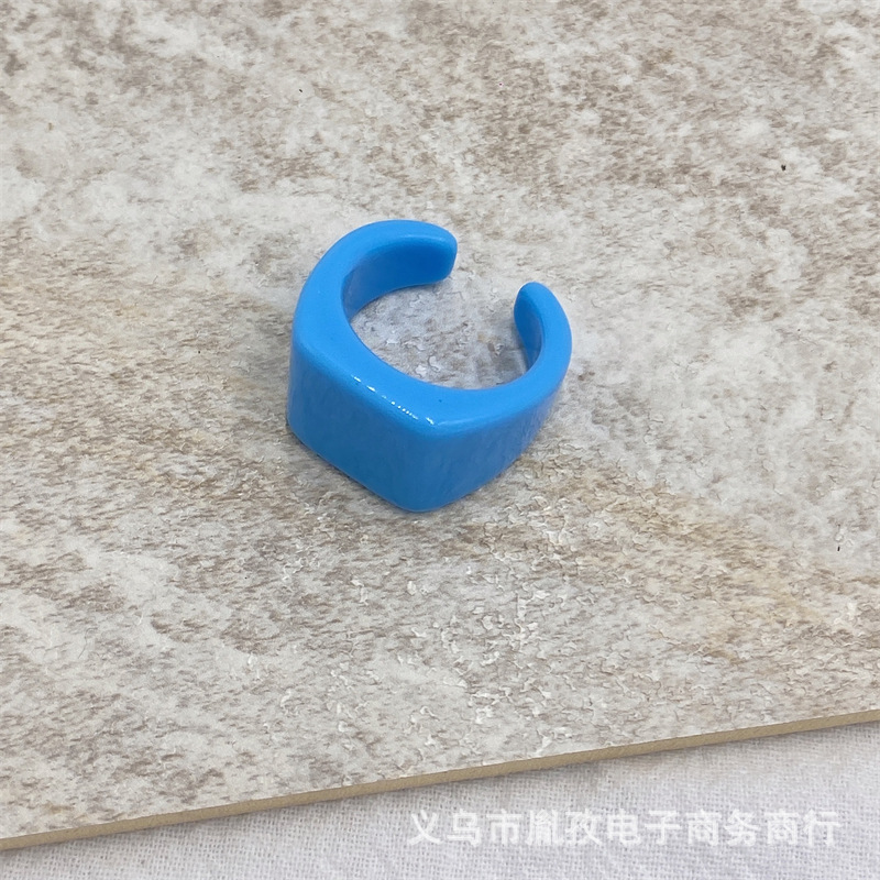 050cc643b571e1a6e81878899812f9