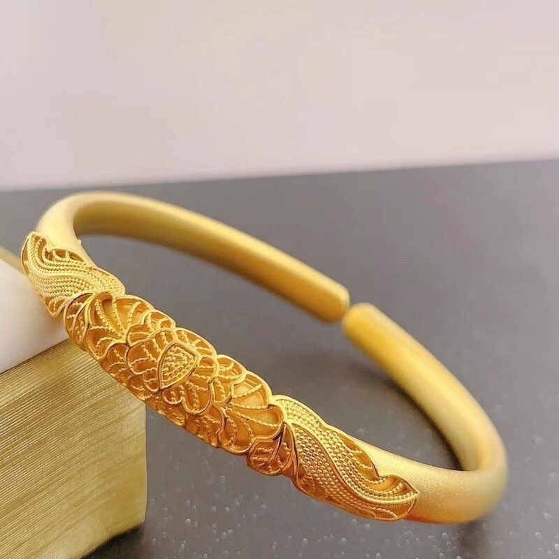 Gold-Plated Jewelry with Blooming Flowers, Open-Ended Bracelet for Women, Imitation Gold Wedding Jewelry, Niche High-End Accessory