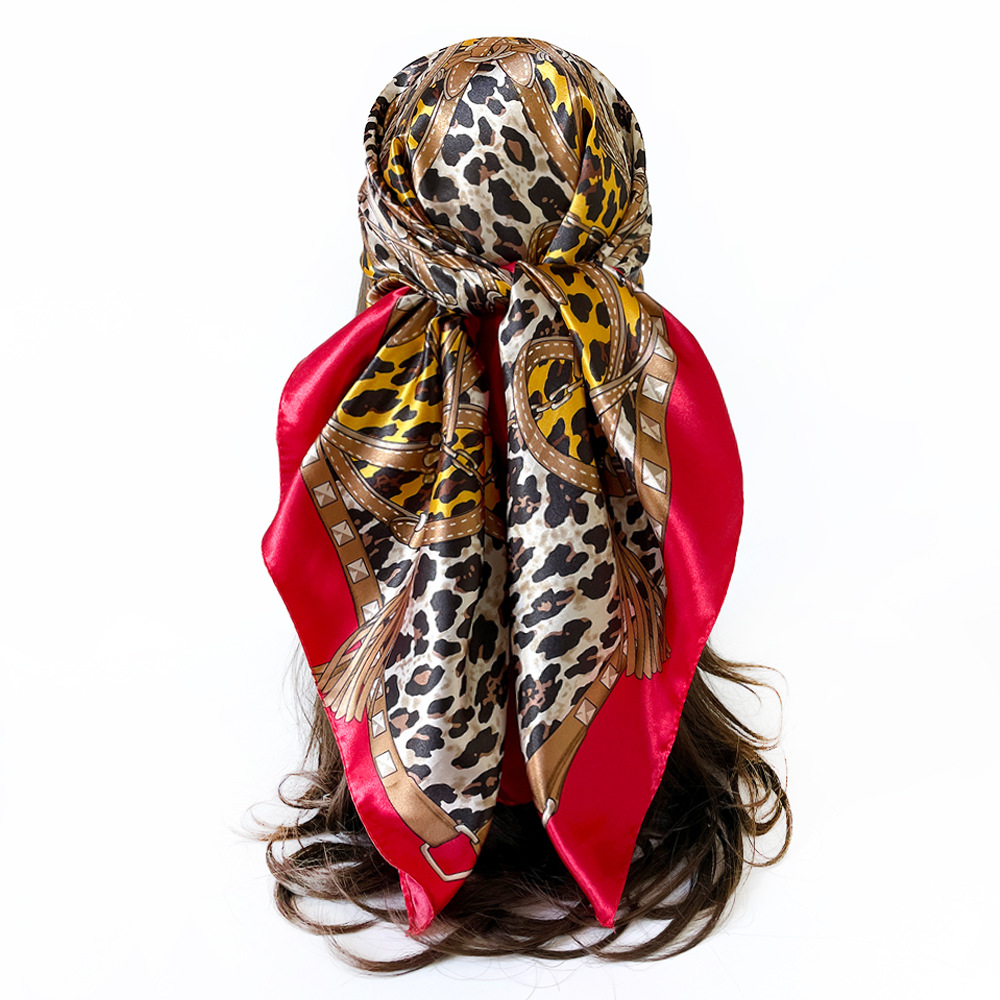 Damen Satin Kopftuch Mit Leopardenmuster Im Quadratischen Design_voghion.com