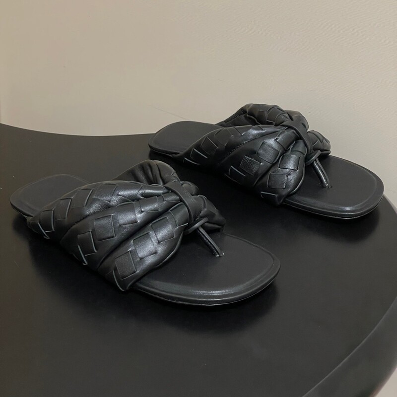 Cross-Border Light Luxury French-Style Cross-Woven Genuine Leather Flip-Flops Bv Soft Leather Square-Toe Outdoor Flip-Flops European and American Sizes Direct Supply Cross-Border Light Luxury French-Style Cross-Woven Genuine Leather Flip-Flops Bv Soft Leather Square-Toe Outdoor Flip-Flops European and American Sizes Direct Supply