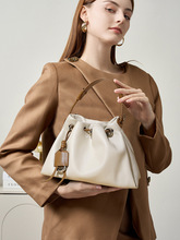 녶С߼Ůϰͨںɫμٴ^ţƤб