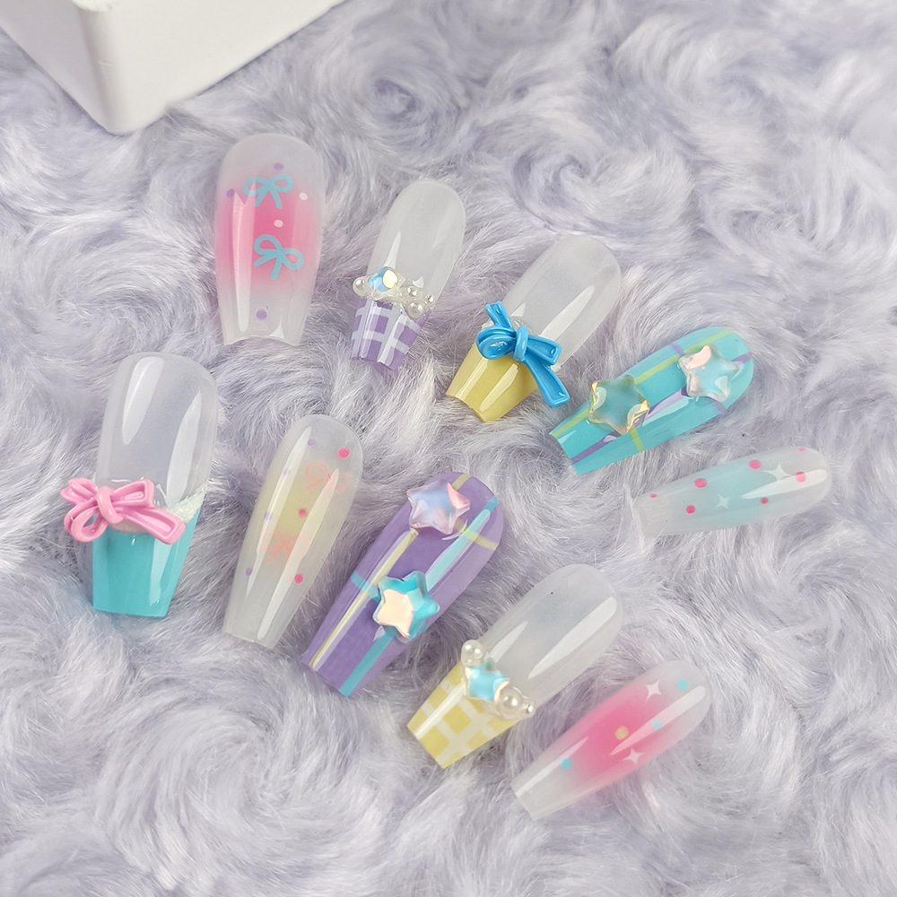 Manicura de Año Nuevo, 10 piezas de diamantes de perlas hechos a mano, arte de uñas portátil, parche de uñas Xiaohongshu, venta al por mayor