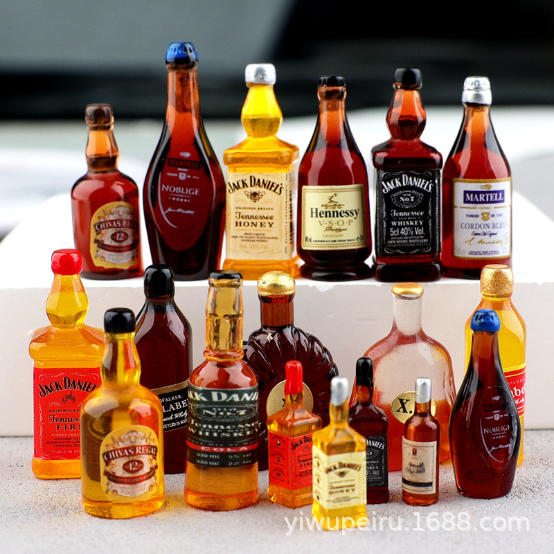 Resin miniature wine bottle accessories DIY small wine bottle cream glue mobile phone shell material diy beer key chain pendant Resin miniature wine bottle accessories DIY small wine bottle cream glue mobile phone shell material diy beer key chain pendant