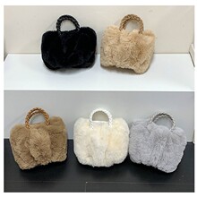 ��˹ 2025��Ƥ��ë�q�q�ɐ���Ů�ۜp�g�����L����μ�Ҹ��ˮͰ��