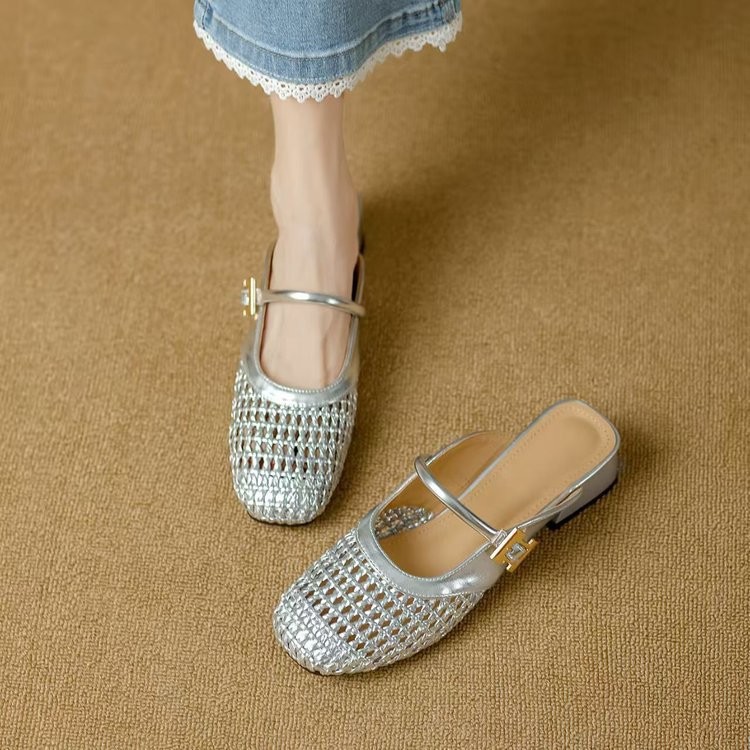 Cabeza cuadrada explosiva francesa tacones altos zapatillas frías 2026 con sandalias casuales de moda agujeradas para mujeres