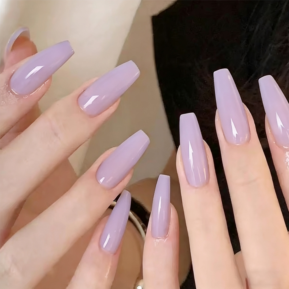 Tarato púrpura brillante cara usar uñas de moda de color sólido parche de uñas falsas de estilo europeo y americano venta caliente 24 piezas de ataúd de uñas