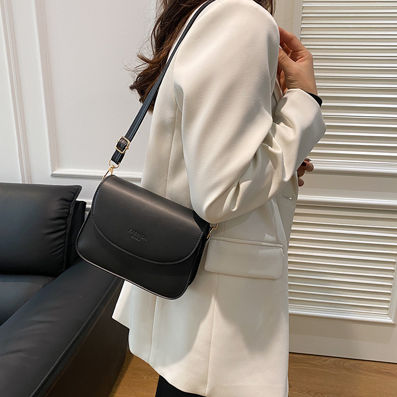 Bolso popular de este año 2024 nueva moda de verano, bolso de hombro universal de alto nivel, bolso de cinturón de color sólido