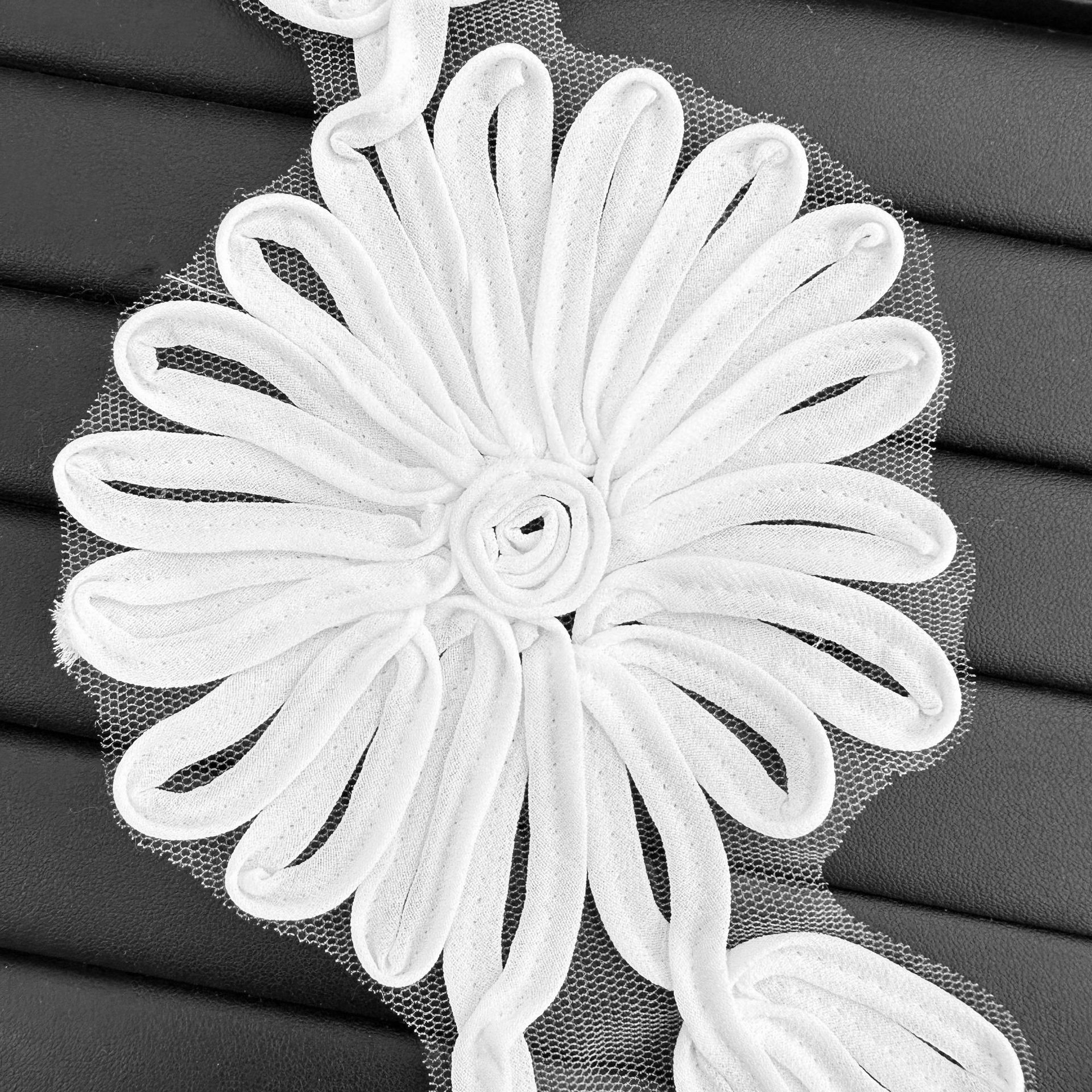 Flor blanca bordada estereoscópica parche de ergena vestido de boda decoración tela DIY reparación de flores grandes