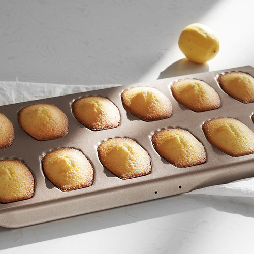 Thickened baking pan, non-stick coated shell cake mold, 12-piece golden madeleine mold, biscuit baking mold