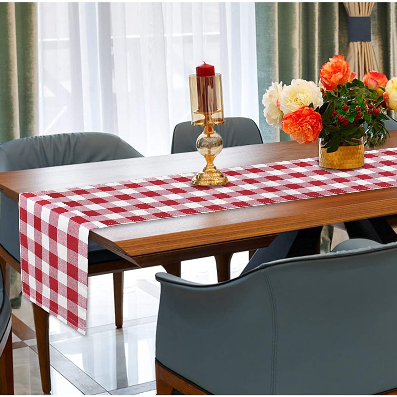 에든버러 붉은색과 흰색 격자 무늬 테이블 러너