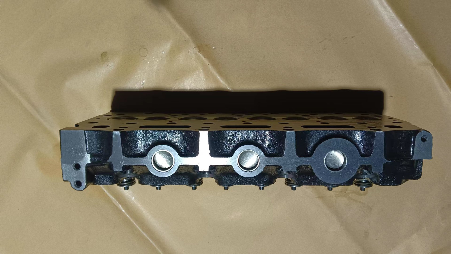 Factory Direct Engine Parts Engine Cylinder Head Assembly 404D-22 Four-Cylinder Cast Iron Cylinder Head 404D-22
