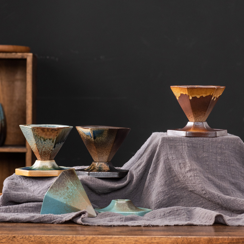 シンプルな北欧の粗い陶器のコーヒーカップの創意は軽くて豪華です。|undefined