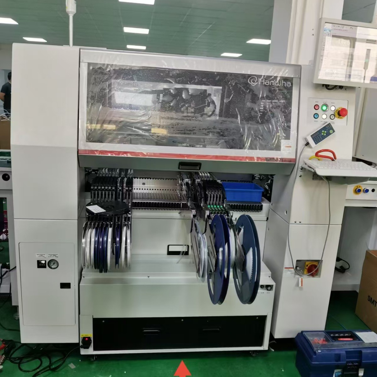 S-680A installed under a Hanwha pick-and-place feeder cart