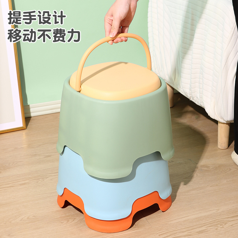 Taburete de plástico grueso con mango de transporte para adultos en el hogar sala de estar mesa de comedor silla banco antideslizante taburete pequeño taburete de baño mesa de té