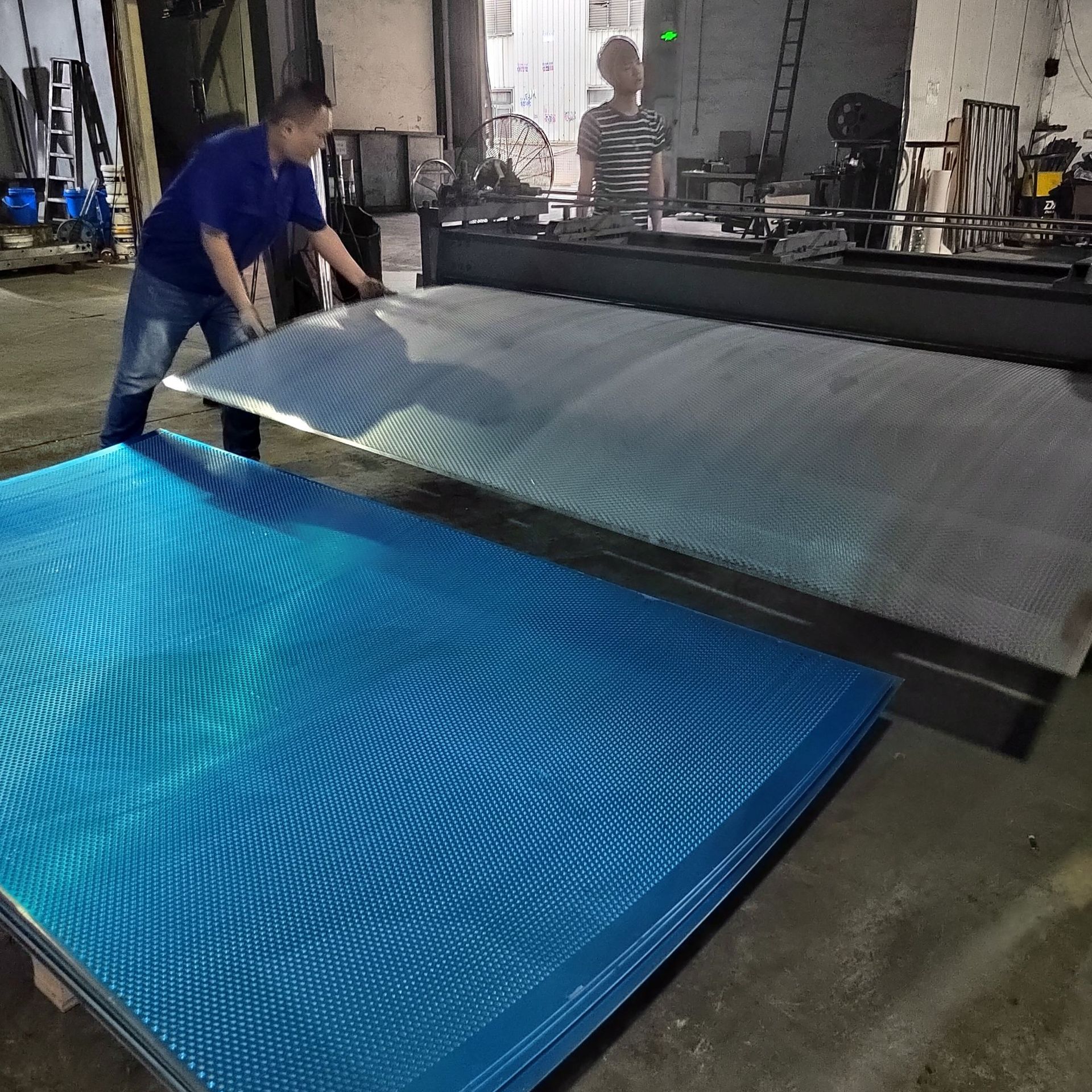 隔音窗消声板|孔径1.0毫米|中心距2.0毫米|板厚0.5毫米|穿孔板