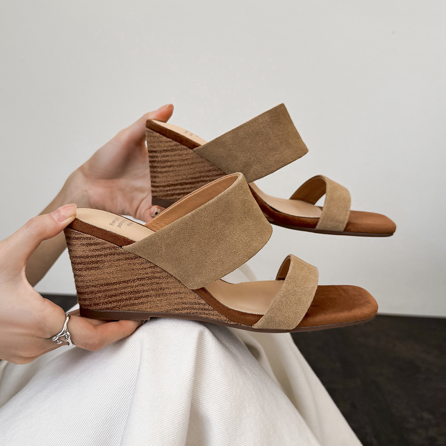 Sandal cao gót nữ quai ngang da bò lật gót 7 cm phong cách nghỉ dưỡng — màu nâu chi tiết 13