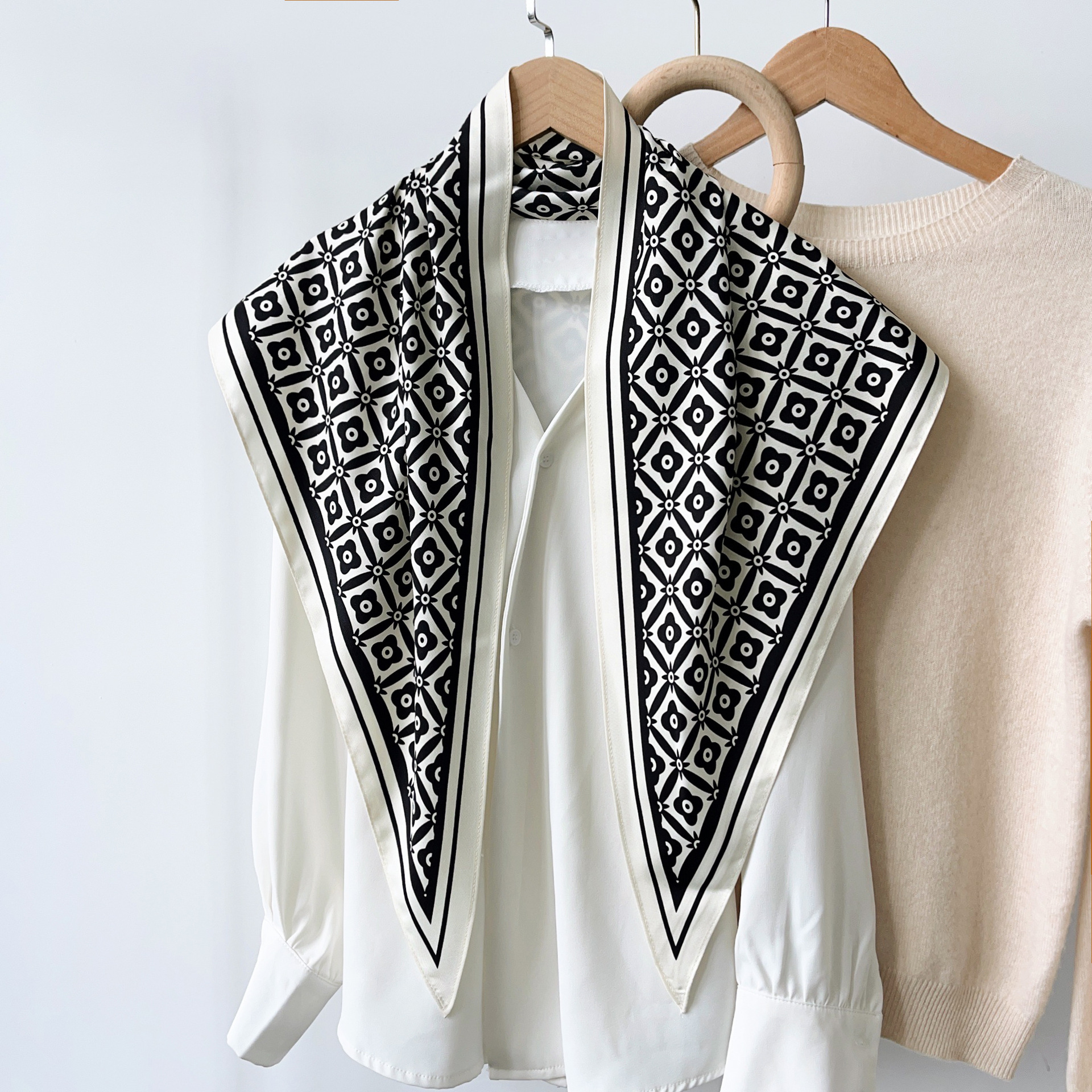 2025 nuevo estilo verano todo-fósforo cintura a juego camisa traje de mezclilla chal seda de sarga toalla triangular de moda fresca