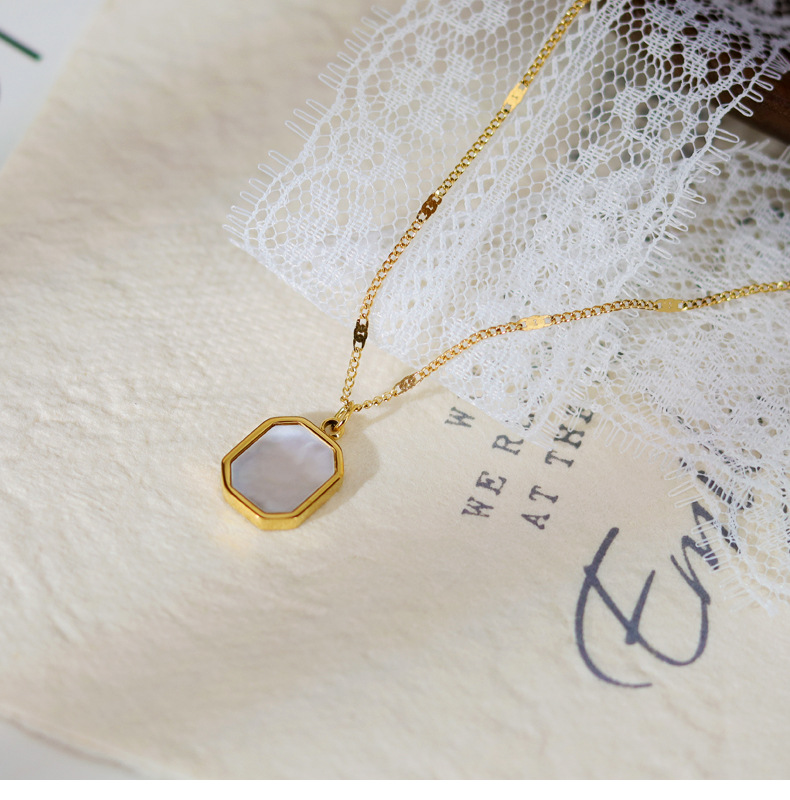 Simple Style Geometric Titanium Steel Plating Shell Pendant Necklace 1 Piece