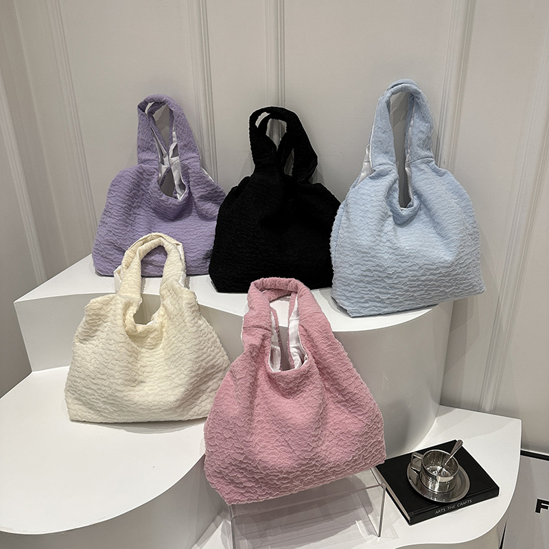 Fashionable elegant shoulder bag
