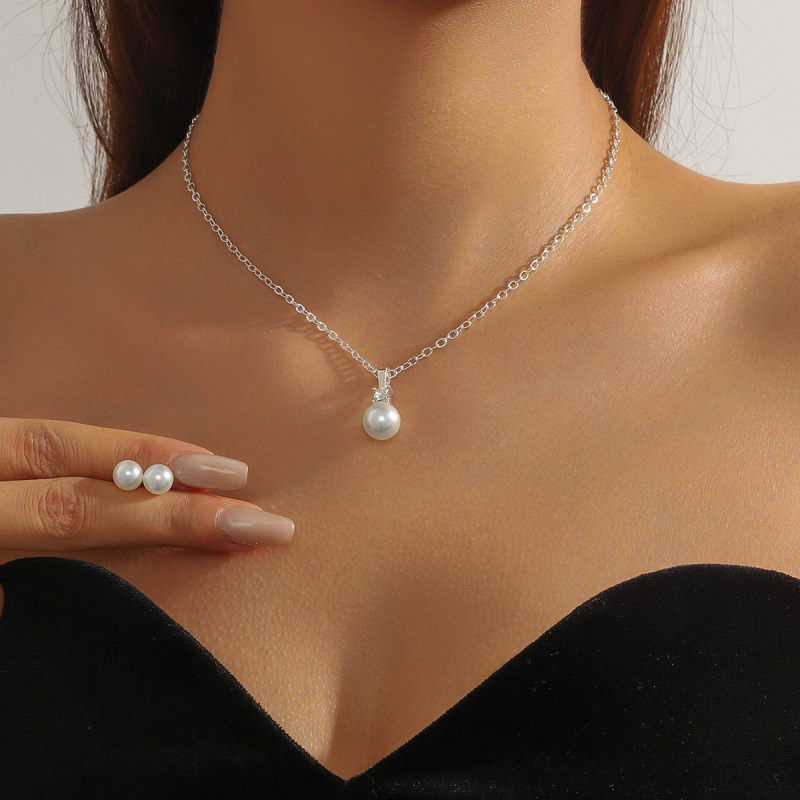 high grade temperament, exquisite and elegant pearl earrings, clavicle necklace, three piece jewelry set_voghion.com