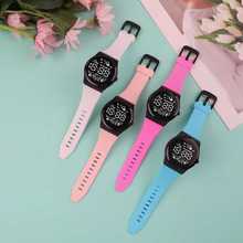 网红卡通太空人韩版发光圆形中初中学生LED电子手表时尚个性手表