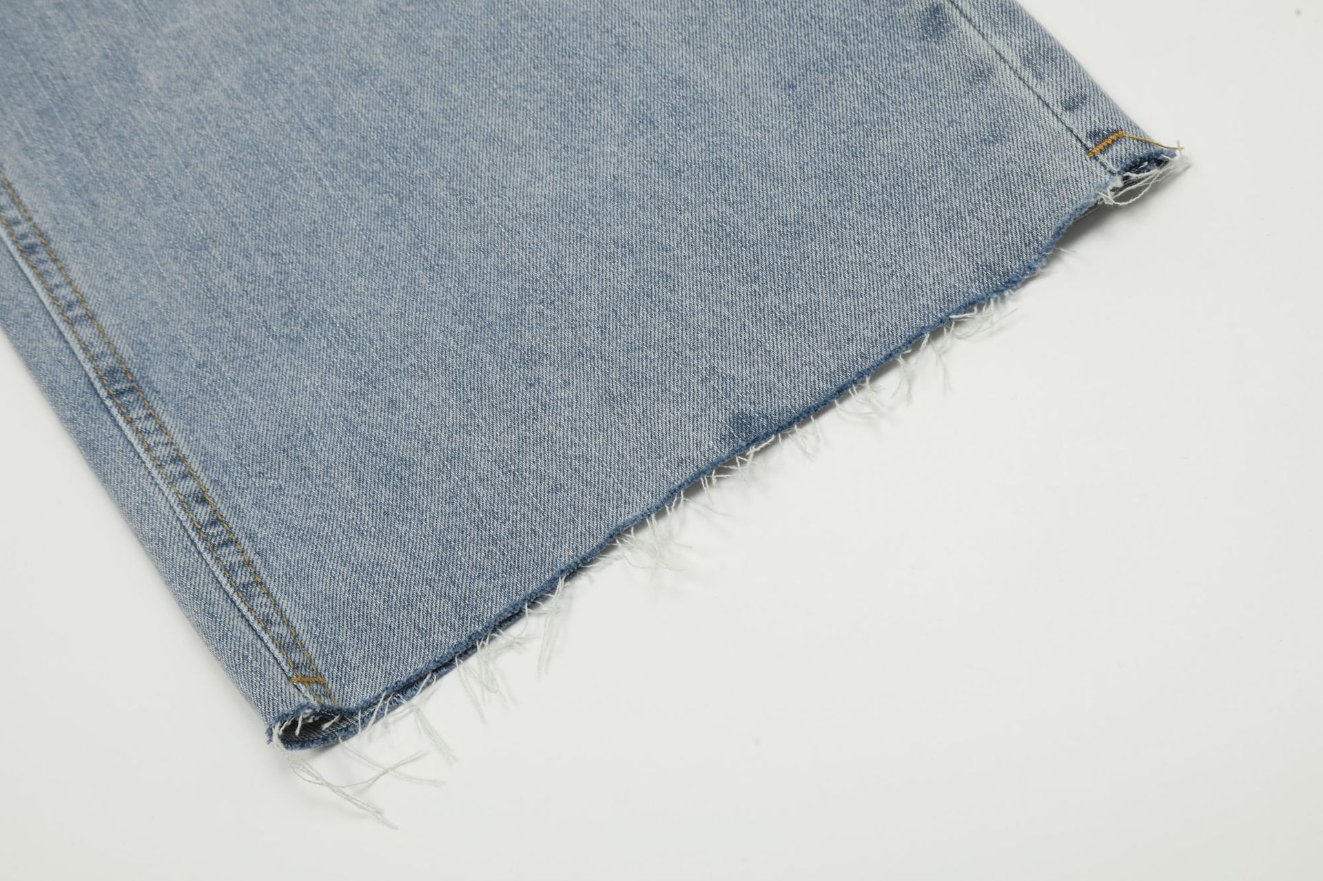Vêtements pour hommes EONMODISH | Pantalon en denim délavé tendance American High Street, nouveau produit d'automne 2024_voghion.com