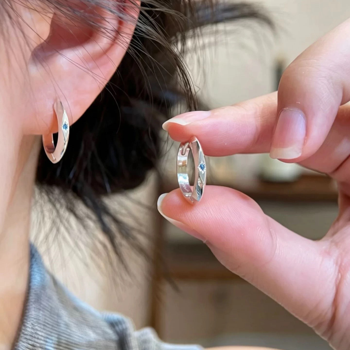 Small design earrings