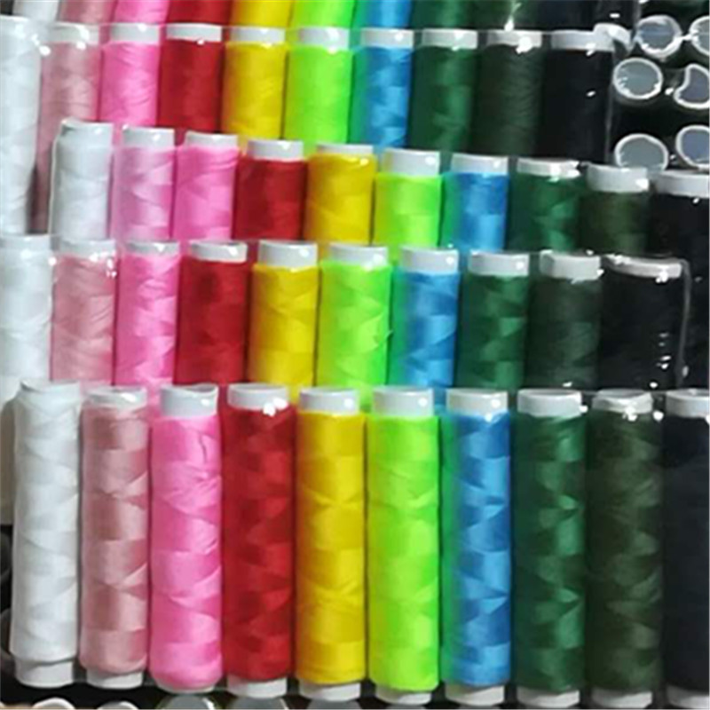 Precio de fábrica venta directa 402 hilo de poliéster hilo de coser hecho a mano para el hogar eje pequeño 50 yardas hilo de tablero de 10 colores hilo de color fijo