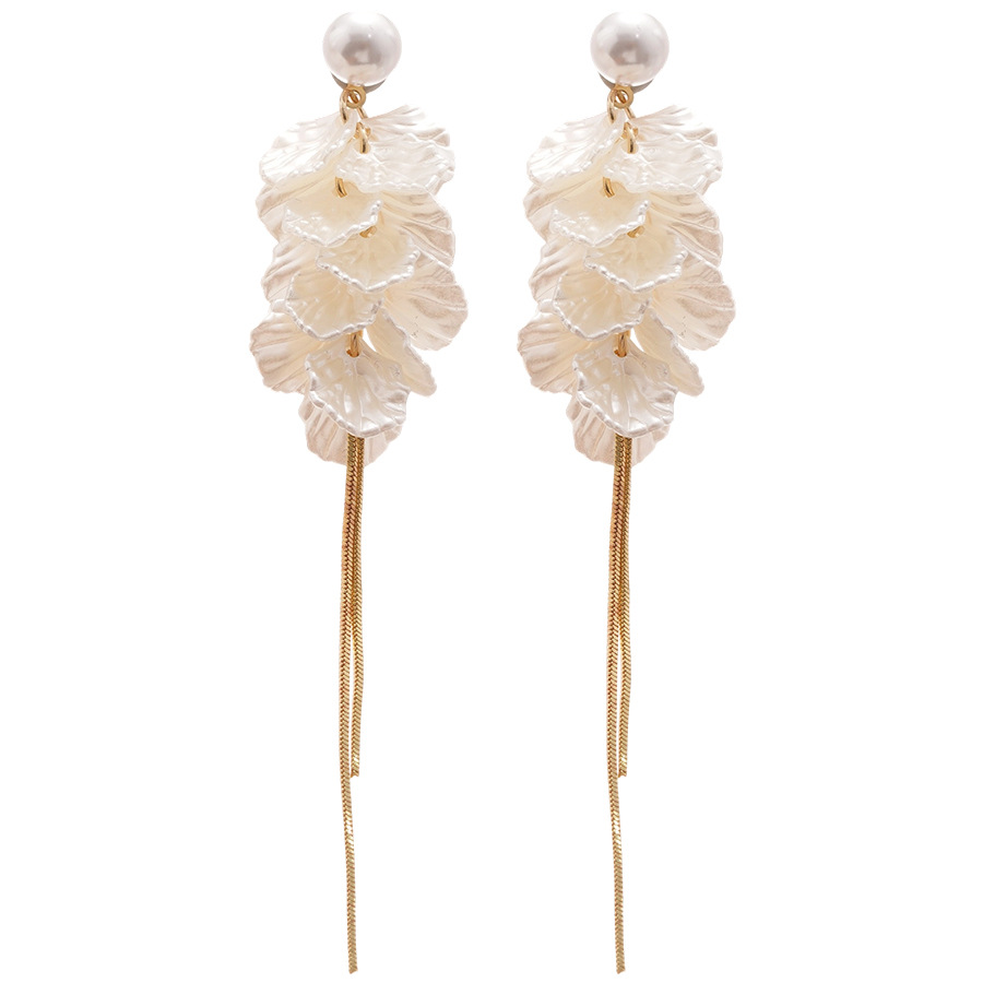 Pendientes de borla de pétalo blanco perla de plata Pendientes retro francés femenino Pendientes de todo fósforo de temperamento Diseño de nicho