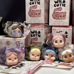 钥匙扣盲盒礼物跨境新品哭娃CRYBABY豹豹猫猫系列搪胶毛绒挂件