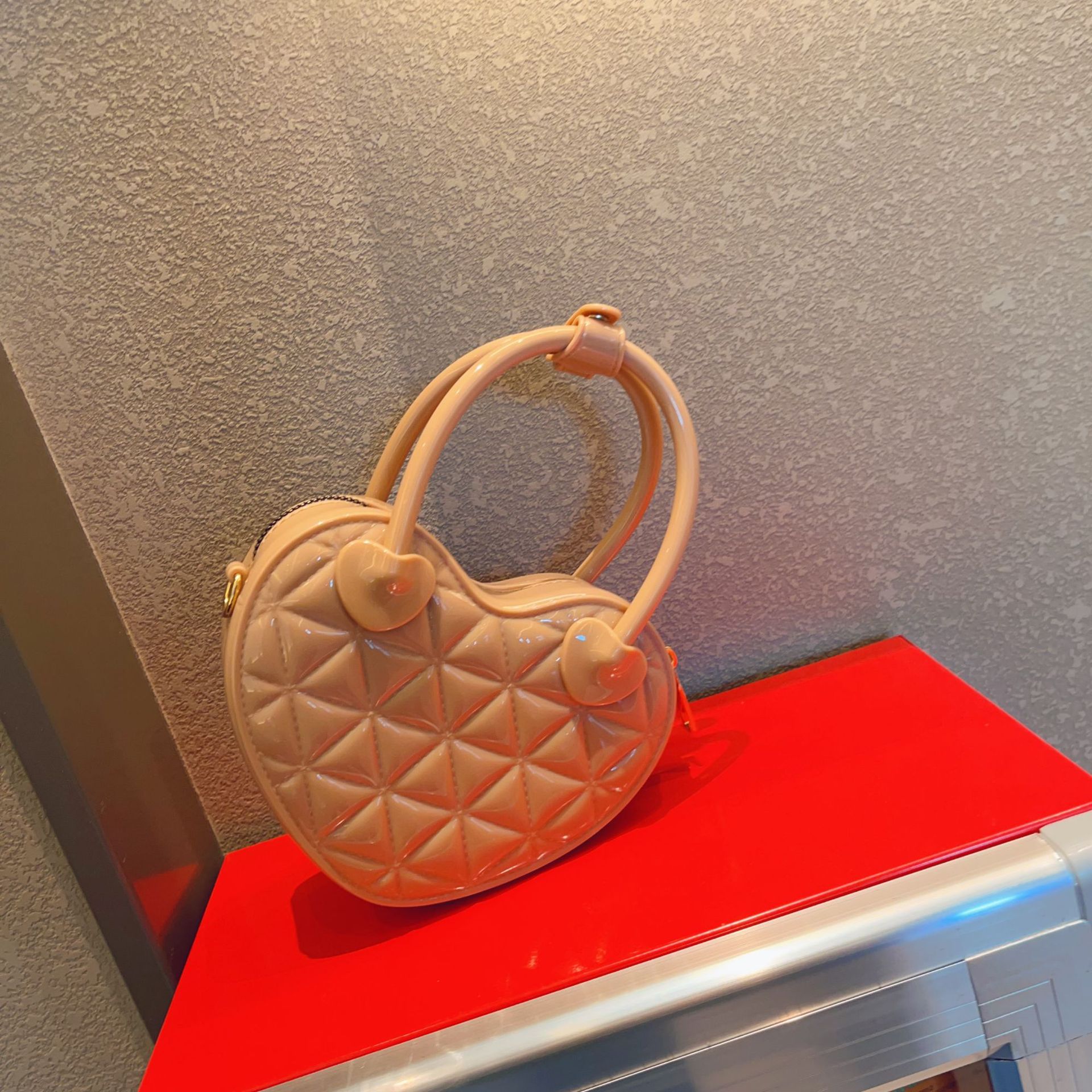 New PVC jelly bag for early spring 2025, heart-shaped hand-held small bag, diamond-shaped single-shoulder crossbody ladies' bag, sweet small bag undefined