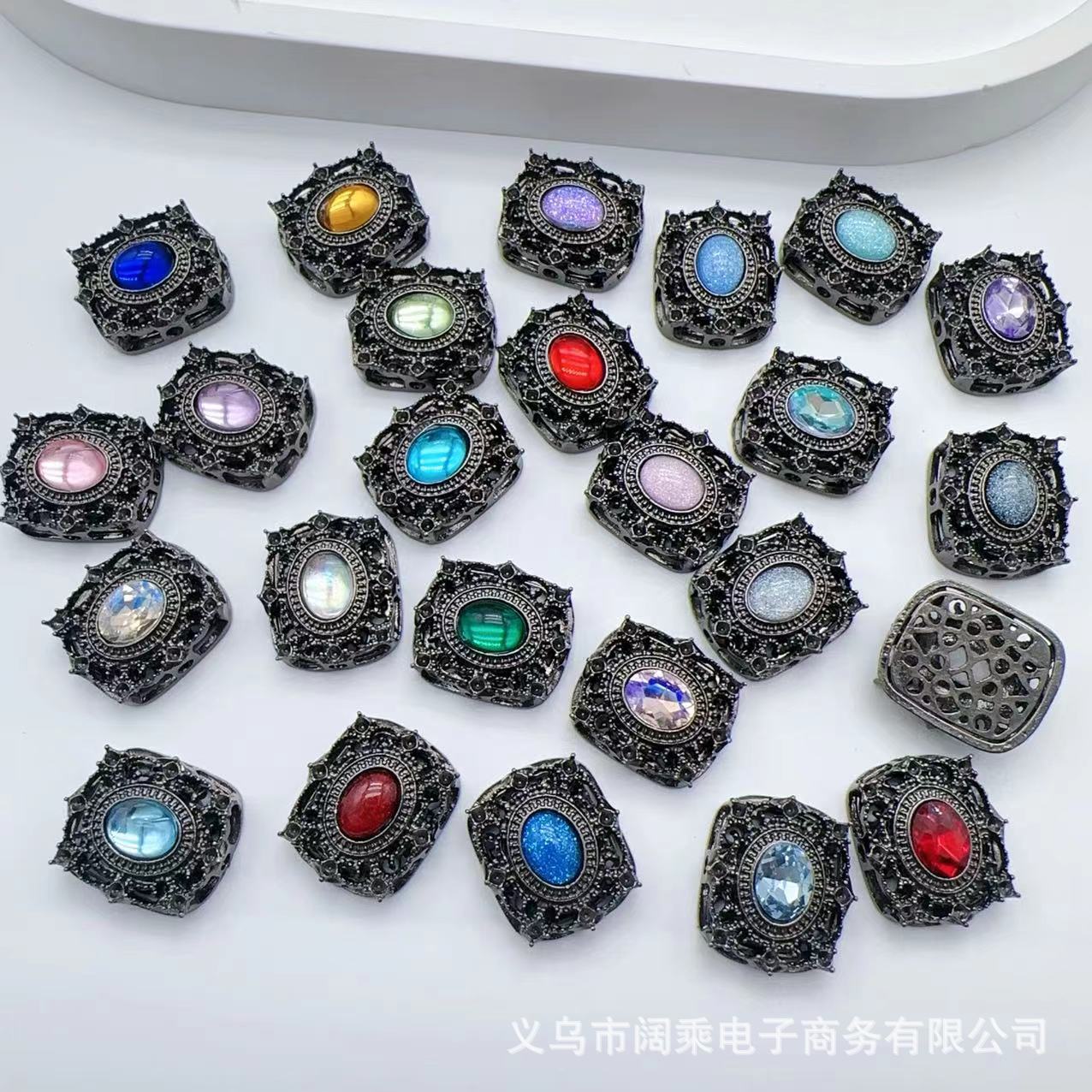 ダイヤモンドの長い方の大きい魔の箱の多い八穴のジルコニウムのdiyの手作りのビーズのブレスレットのネックレスの合金のアクセサリーのビーズの部品