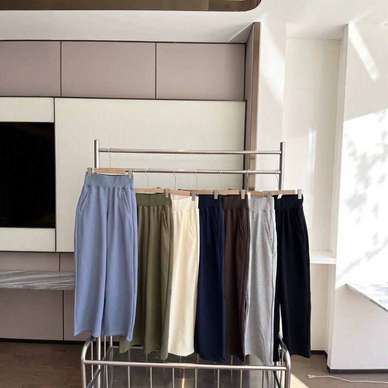 ALO women's flared casual pants, elastic high-waisted fleece wide-leg sweatpants, Korean style versatile slimming floor-length casual pants ALO women's flared casual pants, elastic high-waisted fleece wide-leg sweatpants, Korean style versatile slimming floor-length casual pants