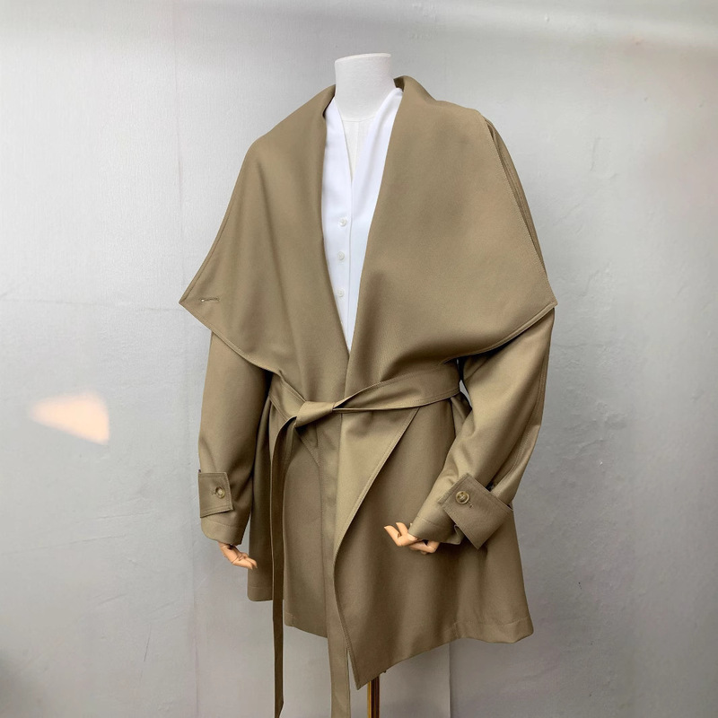Short Khaki European and American Style Loose Fit Commuter Simple Black Large Lapel Design Trench Coat 26 Years Dalian Women's Fashion Short Khaki European and American Style Loose Fit Commuter Simple Black Large Lapel Design Trench Coat 26 Years Dalian Women's Fashion