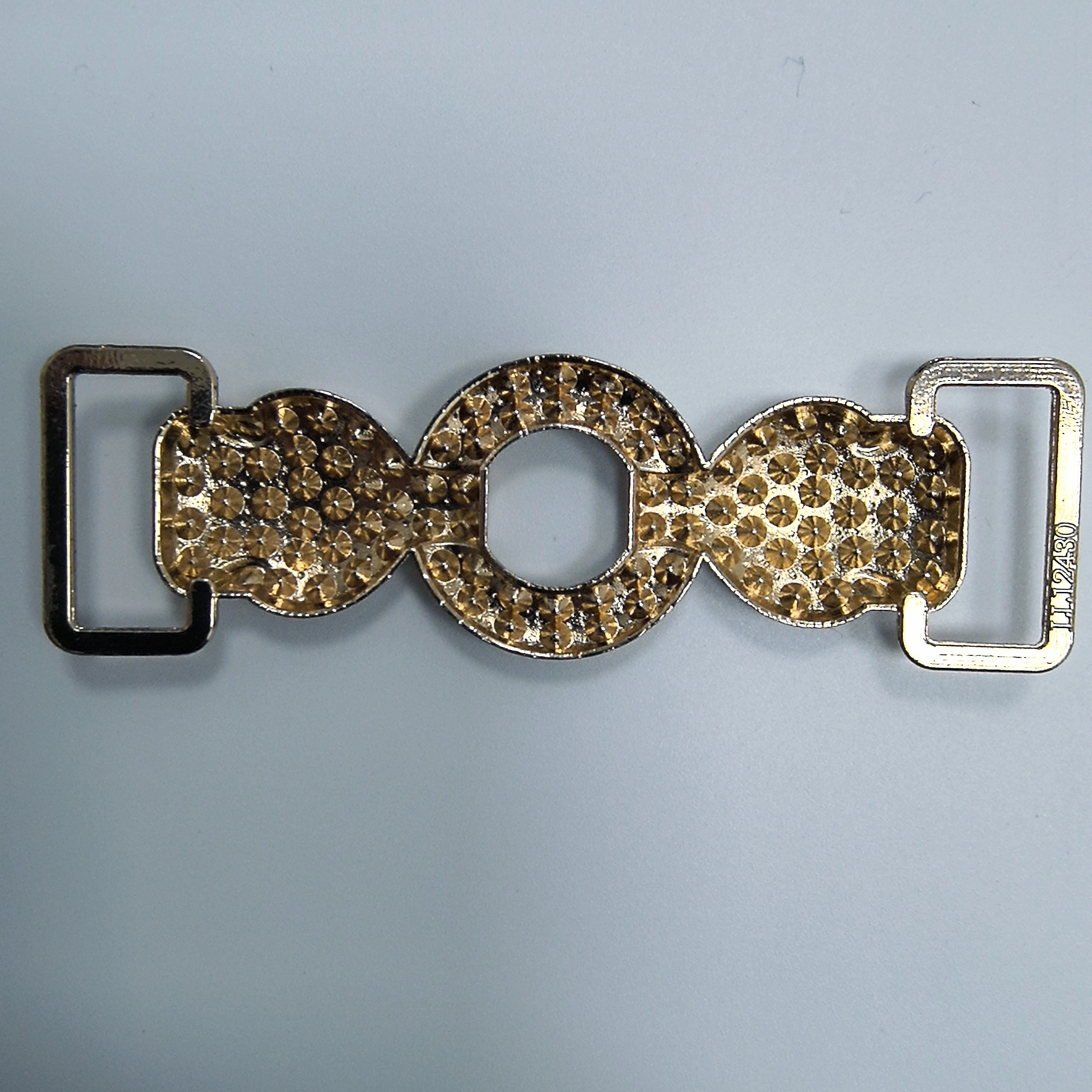  Headband, ring, belt, buckle, accessory, lifting effect