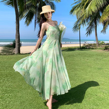 度假风水墨晕染吊带连衣裙超大摆轻熟小清新绿色沙滩法式收腰长裙