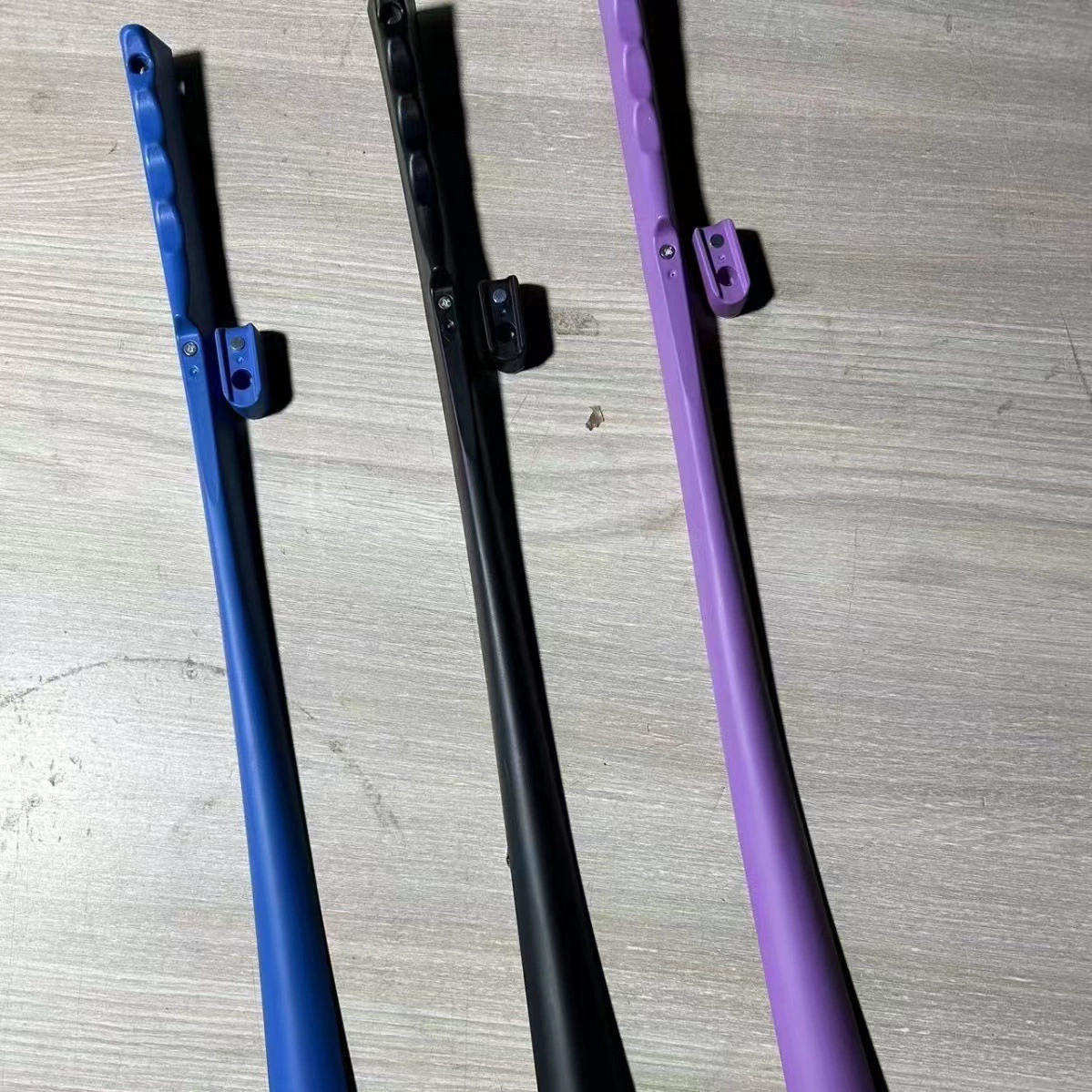 Поднятые туфли артефакт Обувные туфли Бытовая длинная ручка и длинные пожилые беременные женщины носят обувь