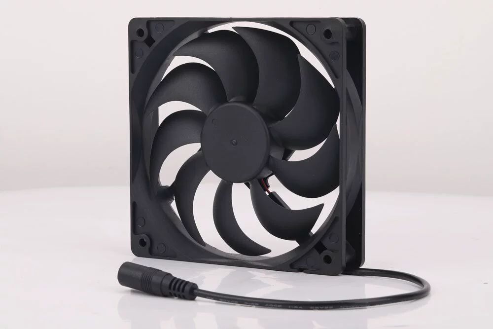 12 cm DC Cooling Fan, 5 V, USB Speed Controller Option, Compact Radiator Fan