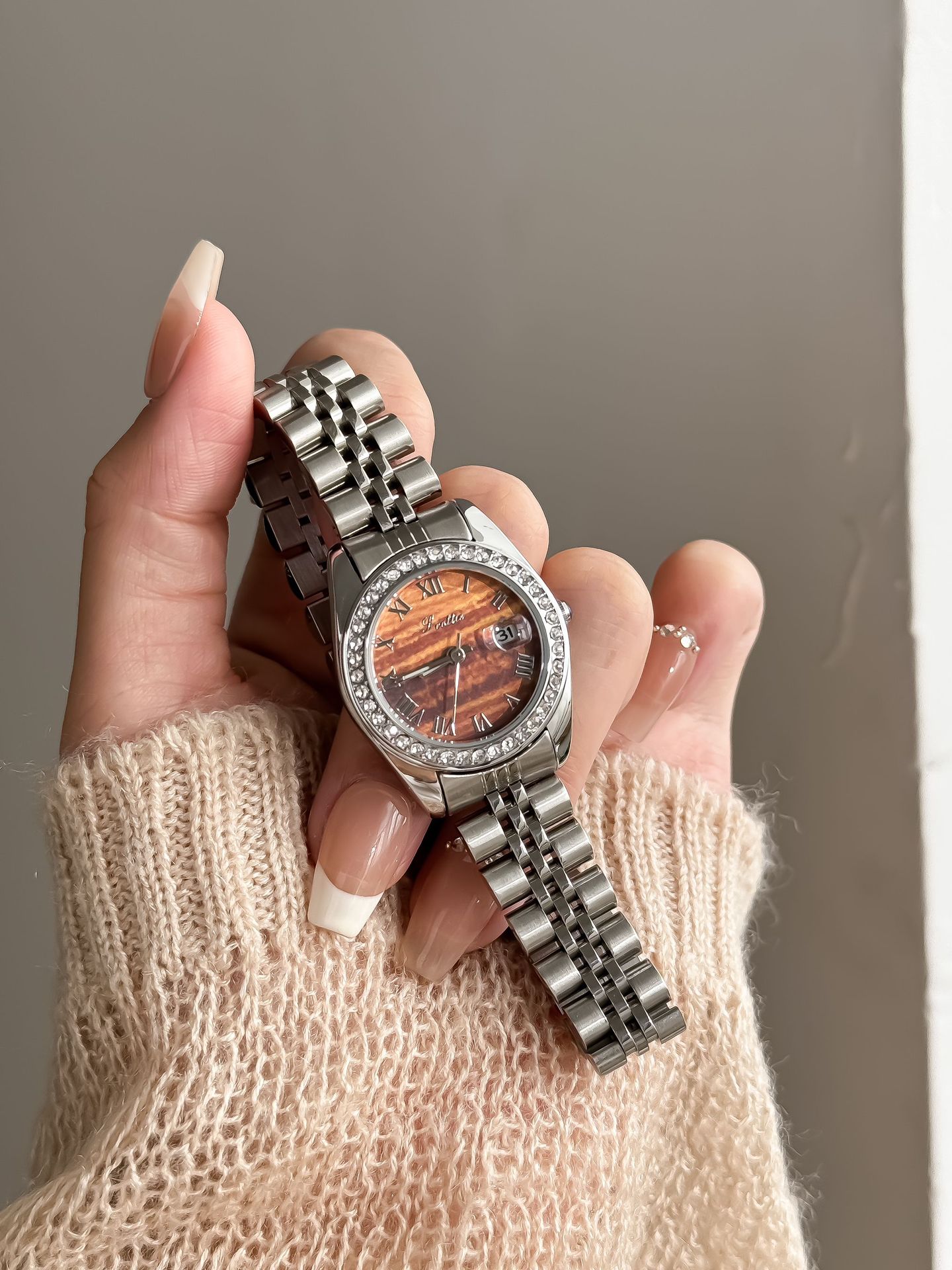 75g Weight Tempered Glass Mirror Material Alloy Strap Material Watch Classification Pointer Display Type Butterfly Double Snap Buckle Style Round Dial Shape Daily, Street Occasion Quartz Movement Solid Color Pattern All Seasons Season Women's Gender Retro, Classic Style Style Retro Classic Style Solid Color Butterfly Double Snap Quartz Watch Women's Watches 14