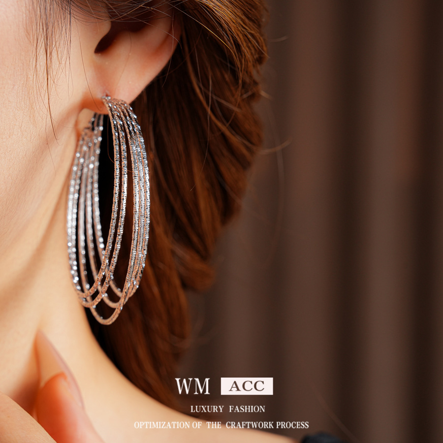 Viento frío, aretes redondos multicapa, anillo de aretes, estilo simple, personalidad, pernos de aretes, temperamento de alta calidad, aretes de aretes