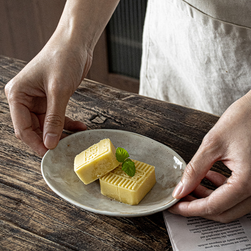 Platos pequeños exquisitos y pequeños, estilo retro, platos de bocadillos ovalados creativos, vajillas de cerámica para el hogar, platos para mojar