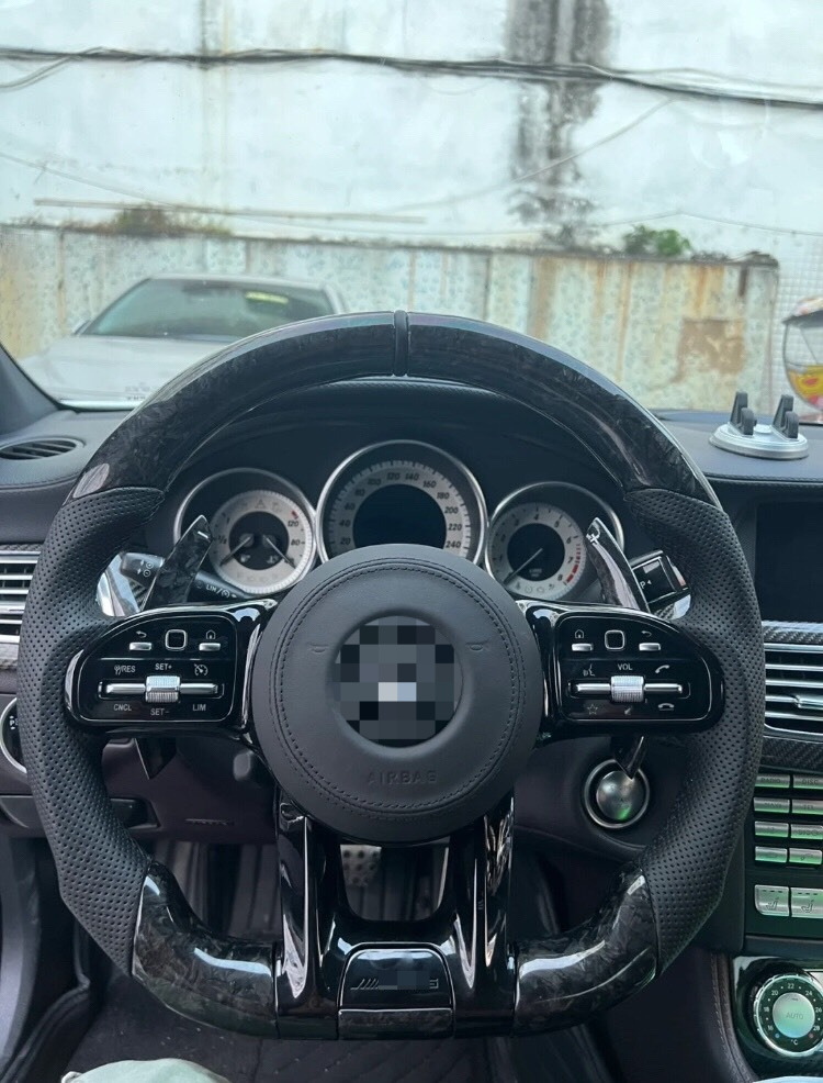 Suitable for Mercedes-Benz carbon fiber steering wheel AMG modification AECSG-class GLC260GLECLSGT-809 carbon composite model