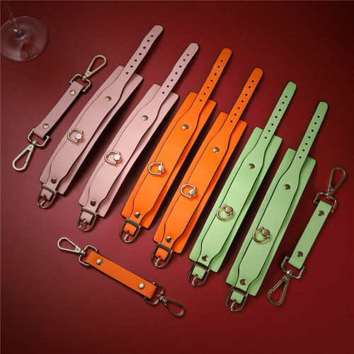 Sex toys, night-luminous leather handcuffs, bundled shackles, passion handbuckles, sm shackles, and leg rings, alternative pu toys