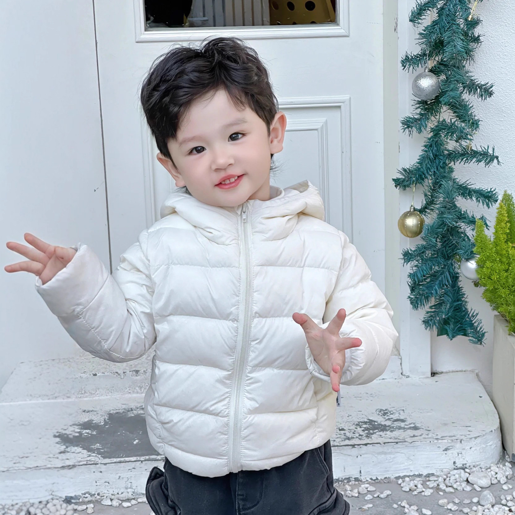 Guangzhou Inspection Bureau's new national standard 90% white duck down children's down jacket, warm for girls and toddlers, with down inner lining.