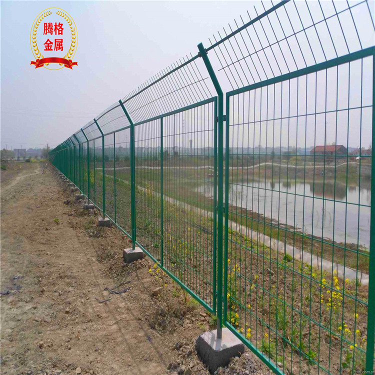 云南光伏边框护栏网 园林围栏网场地公路 防护网 小区隔离网昆明