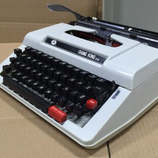 Changkong brand 310 old-fashioned English typewriter manual mechanical English typewriter can be used normally